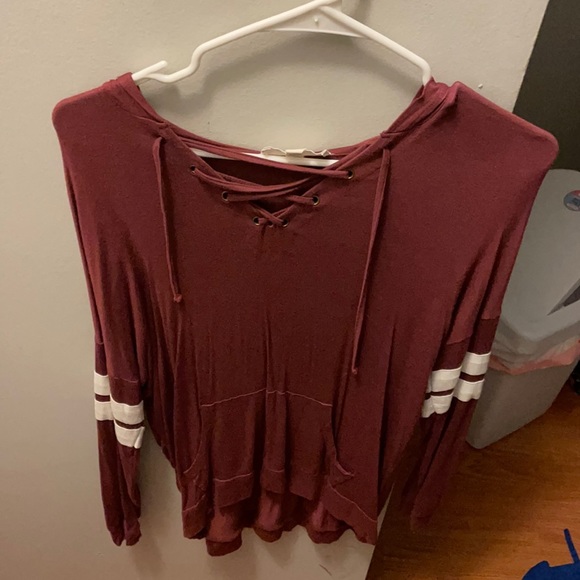 Hoodie with cute string on chest and stripe on sleeve